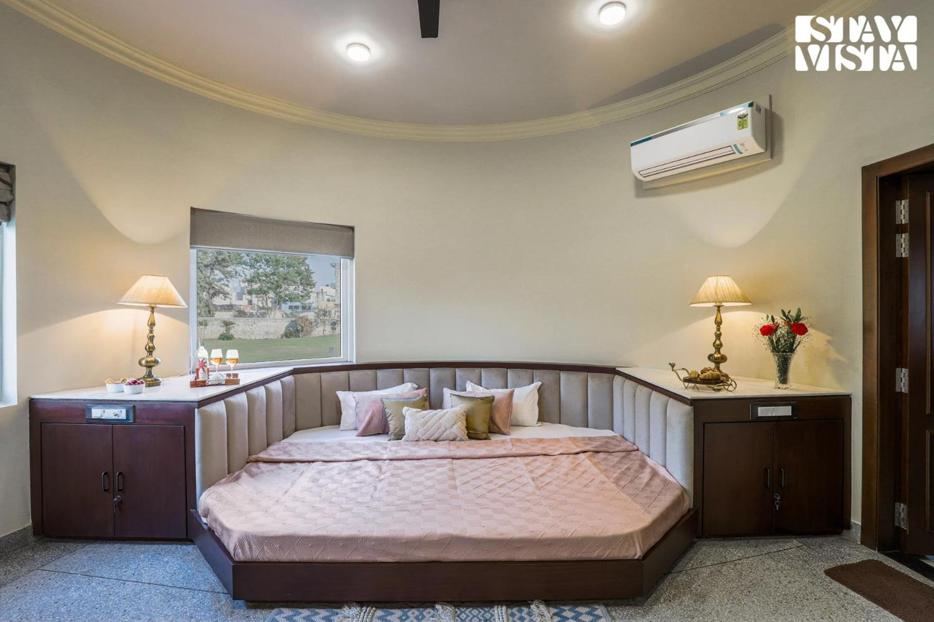 Stayvista'S Mystic Castle With Terrace, Swimming Pool, Lawn With Gazebo Jaipur Exteriör bild