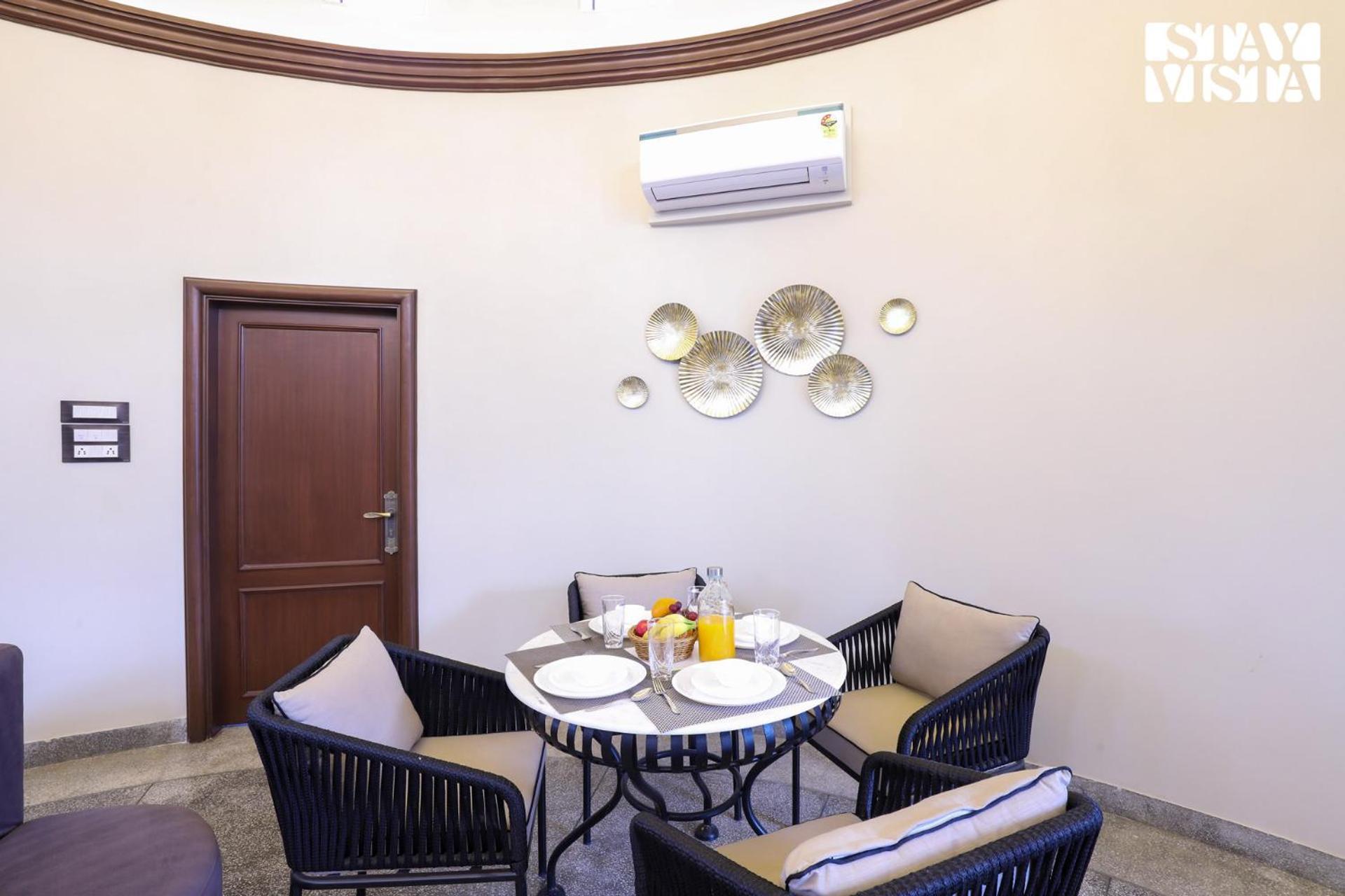 Stayvista'S Mystic Castle With Terrace, Swimming Pool, Lawn With Gazebo Jaipur Exteriör bild